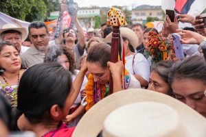 Sheinbaum recibe bastón de mando 