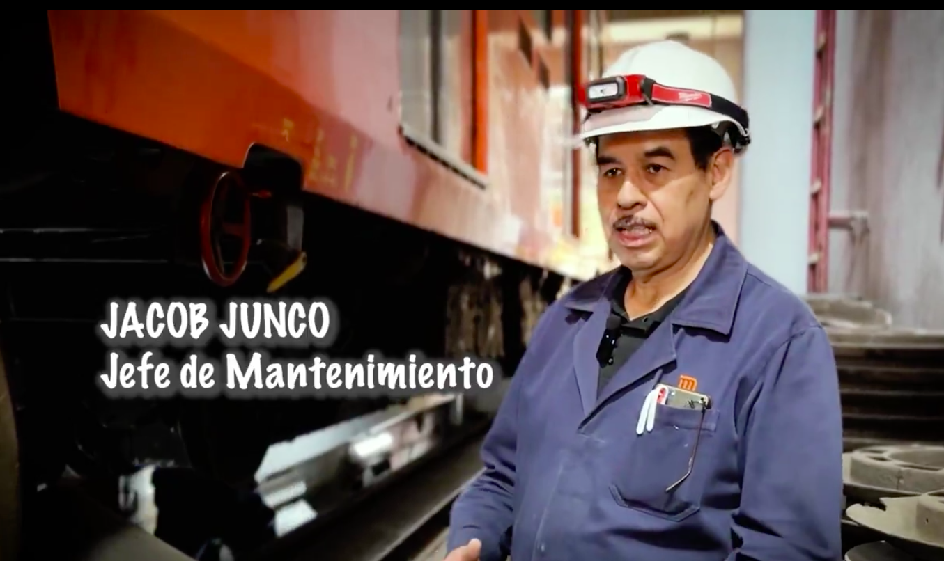 En un video se muestra la función de la máquina de sopleteado, encargada de eliminar las impurezas que se acumulan debajo de los trenes.