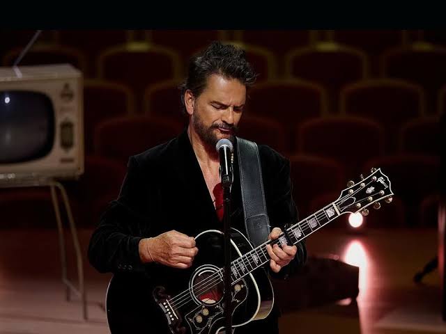 Ricardo Arjona alza la voz  en pro de los migrantes 