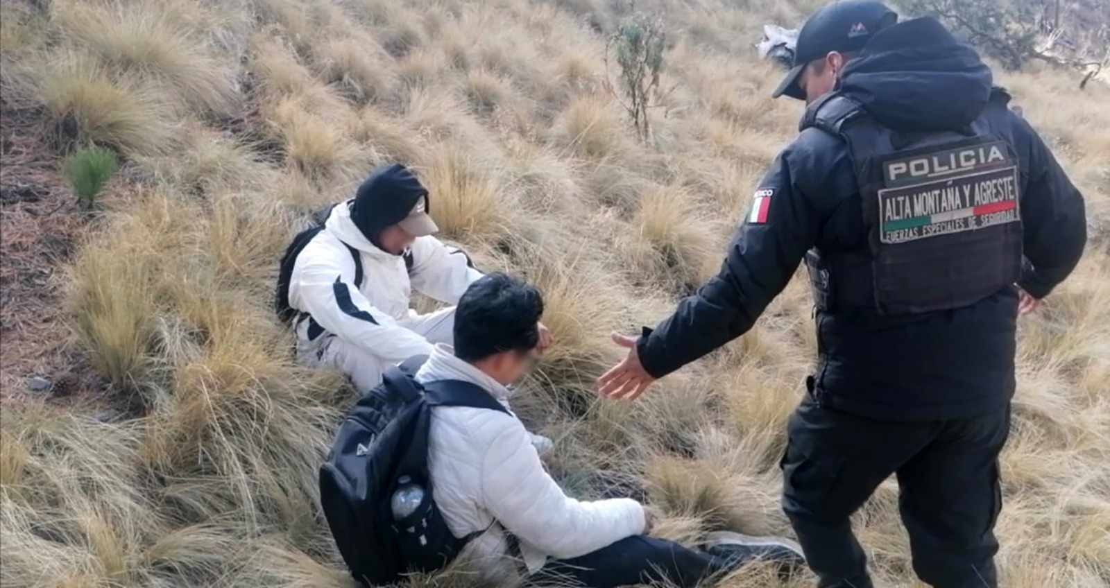 Alta Montaña y Agreste de la Secretaría de Seguridad del Edomex localiza a dos jóvenes perdidos en el Xinantécatl.