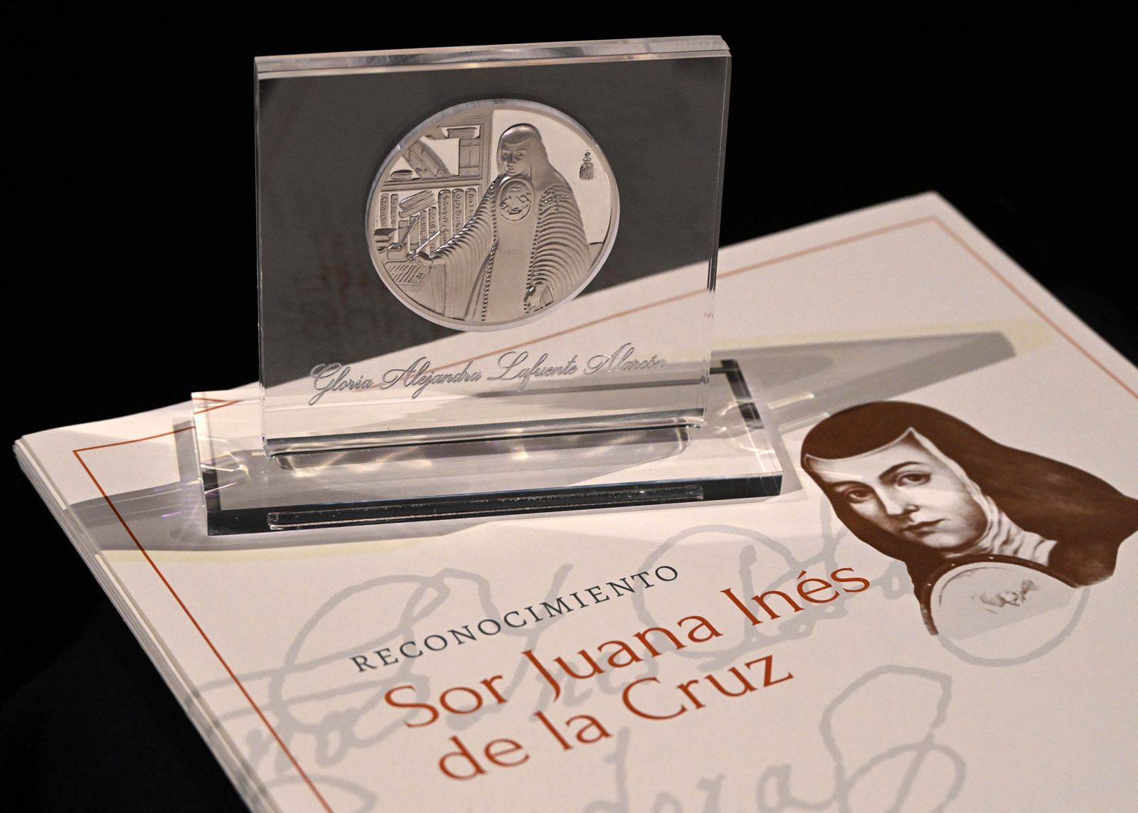 Distingue la UNAM a 92 académicas con la Medalla “Sor Juana Inés de la Cruz”.
