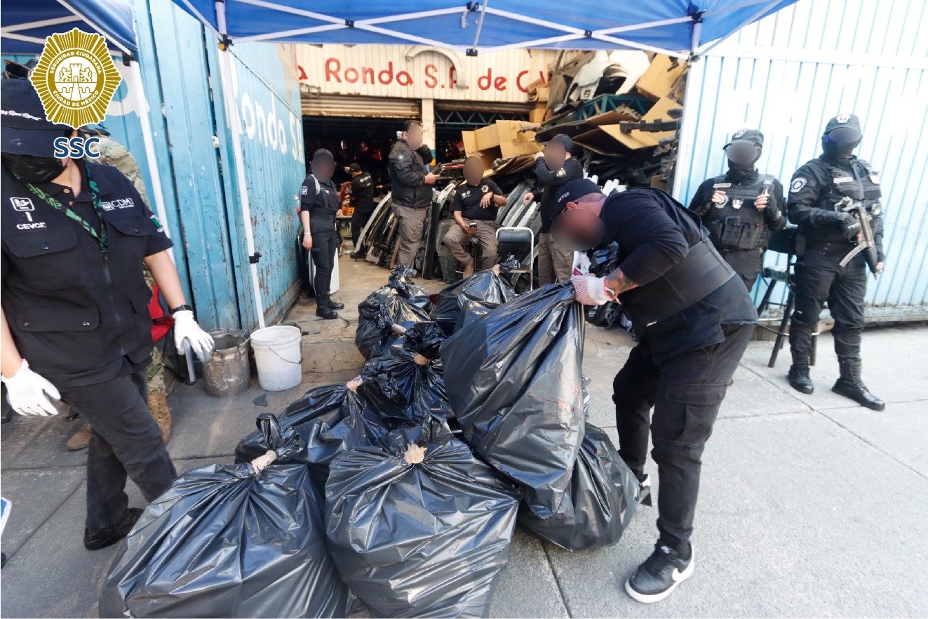 Durante operativos en la Alcaldía Cuauhtémoc se aseguraron 230 toneladas de autopartes, de las que no se acreditó origen, y se clausuraron tres negocios.