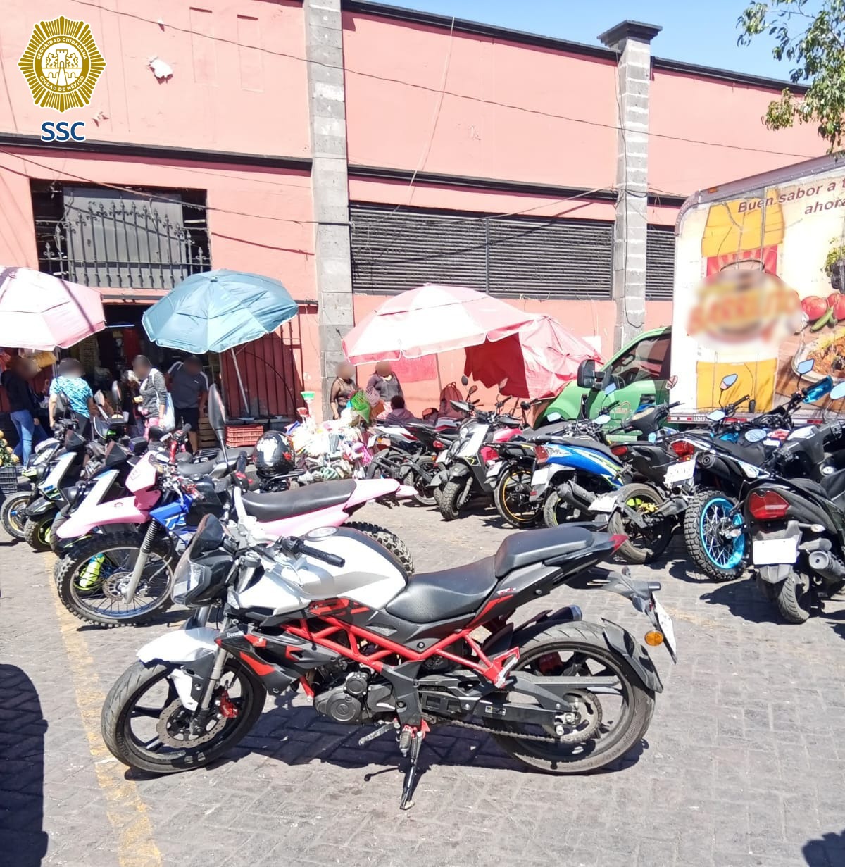 , Implementaron un dispositivo de recuperación de espacios y vialidades en la colonia Santa Crucita, alcaldía Xochimilco.