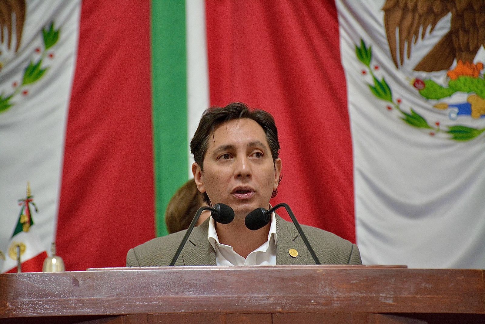 Morena bloquea transparencia en fotomultas y deja a los capitalinos a merced de cobros injustos.
