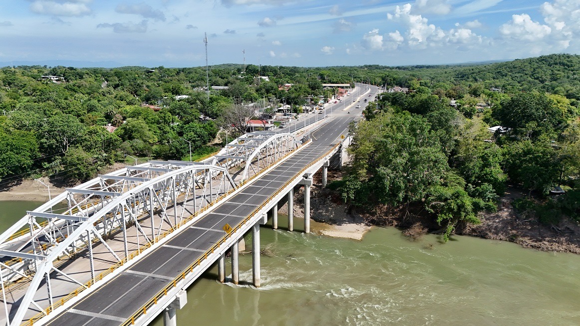 Con una inversión de más de 11,847 mdp, la SICT construirá 15.8 km de puentes y distribuidores viales.