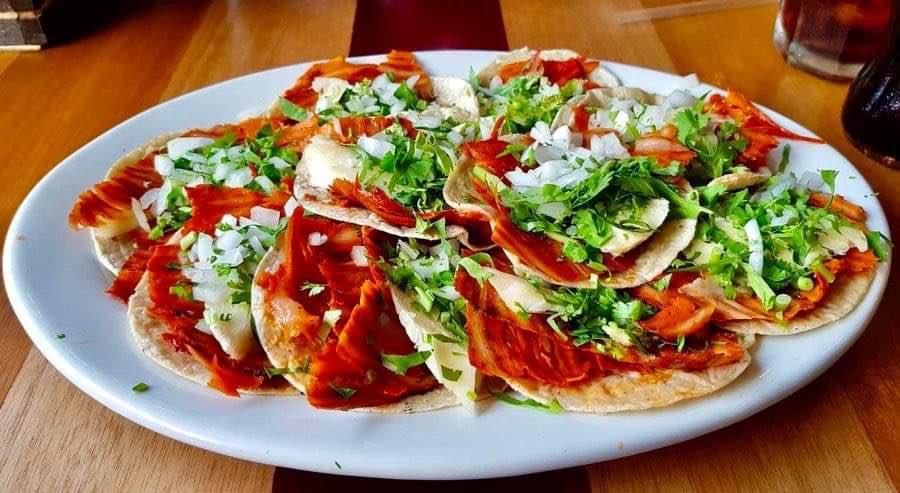 Sectur invita a celebrar el Día Nacional del Taco, platillo emblemático de México.