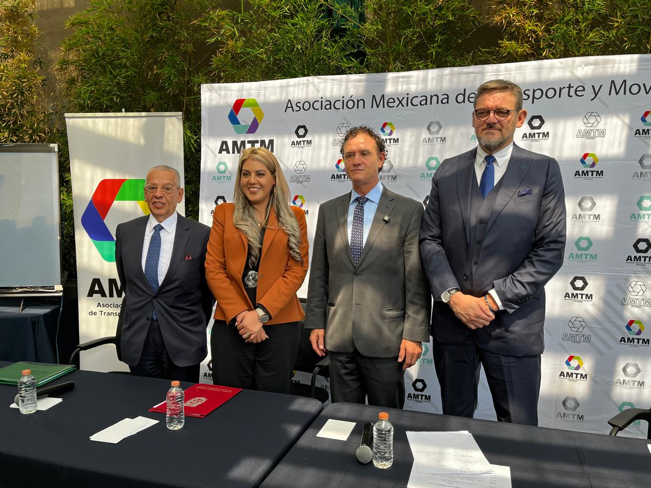 Presentan 16 Congreso Nacional del Transporte en el IPN