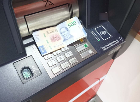 Dinero recuperado de cajero