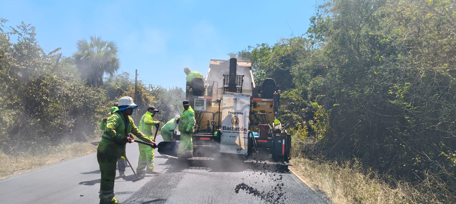 El programa nacional Bachetón de la SICT reporta un avance de 98.5 por ciento en la red carretera federal libre de peaje.