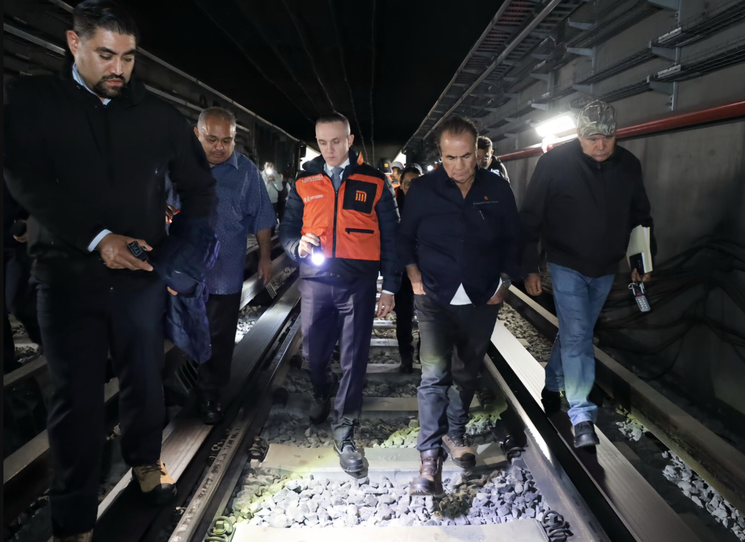 Hace recorrido de supervisión a vías de Zaragoza el director del Metro Adrian Rubalcava