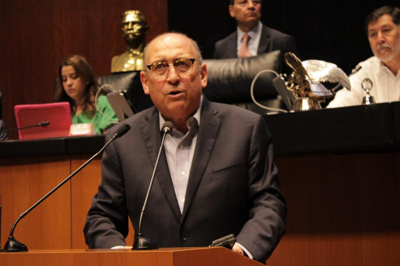 Diputado Rubén Moreira pinchazos