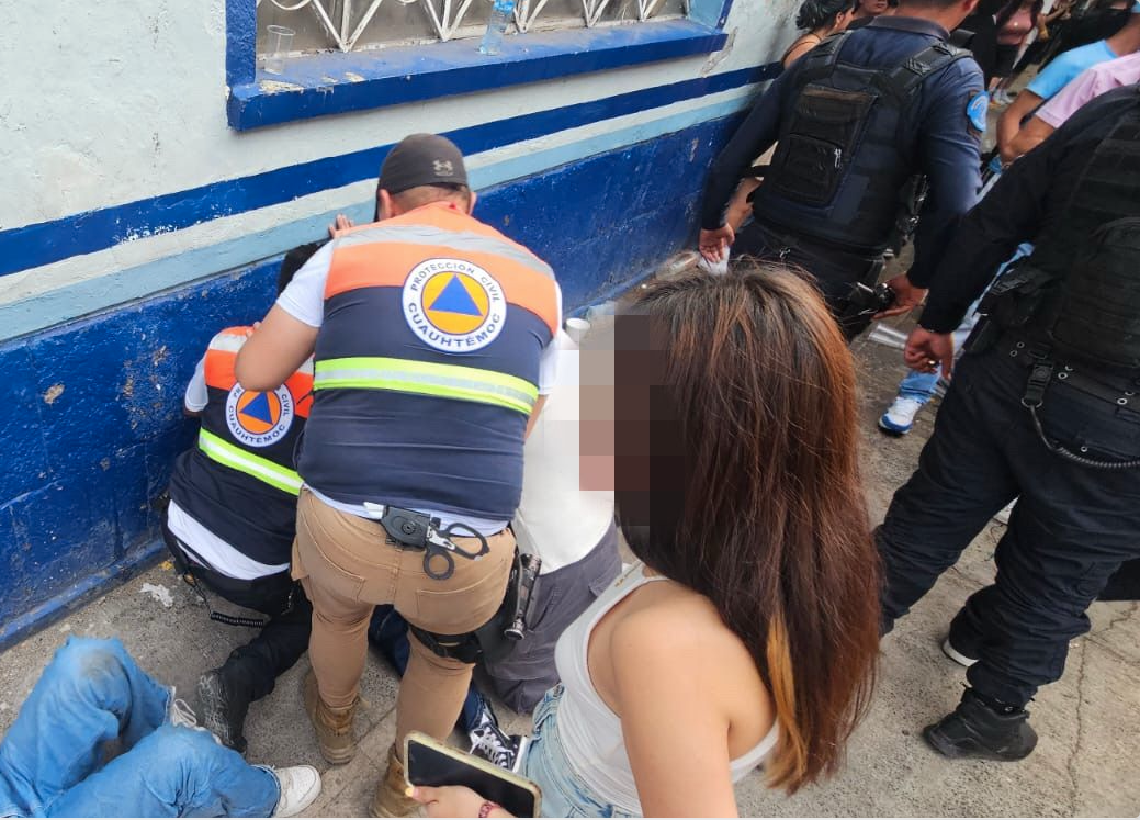 En la colonia Morelos de Cuauahtémoc, Protección Civil desalojó la fiesta donde había 800 jóvenes en peligro.