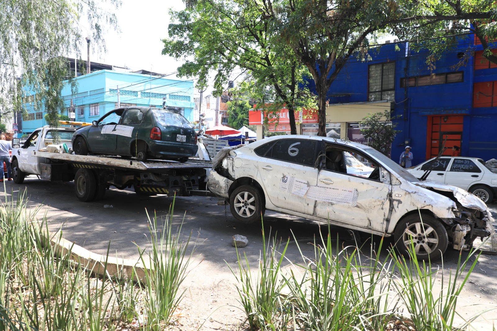 Limpia vialidades de autos chocados la FGJCDMX