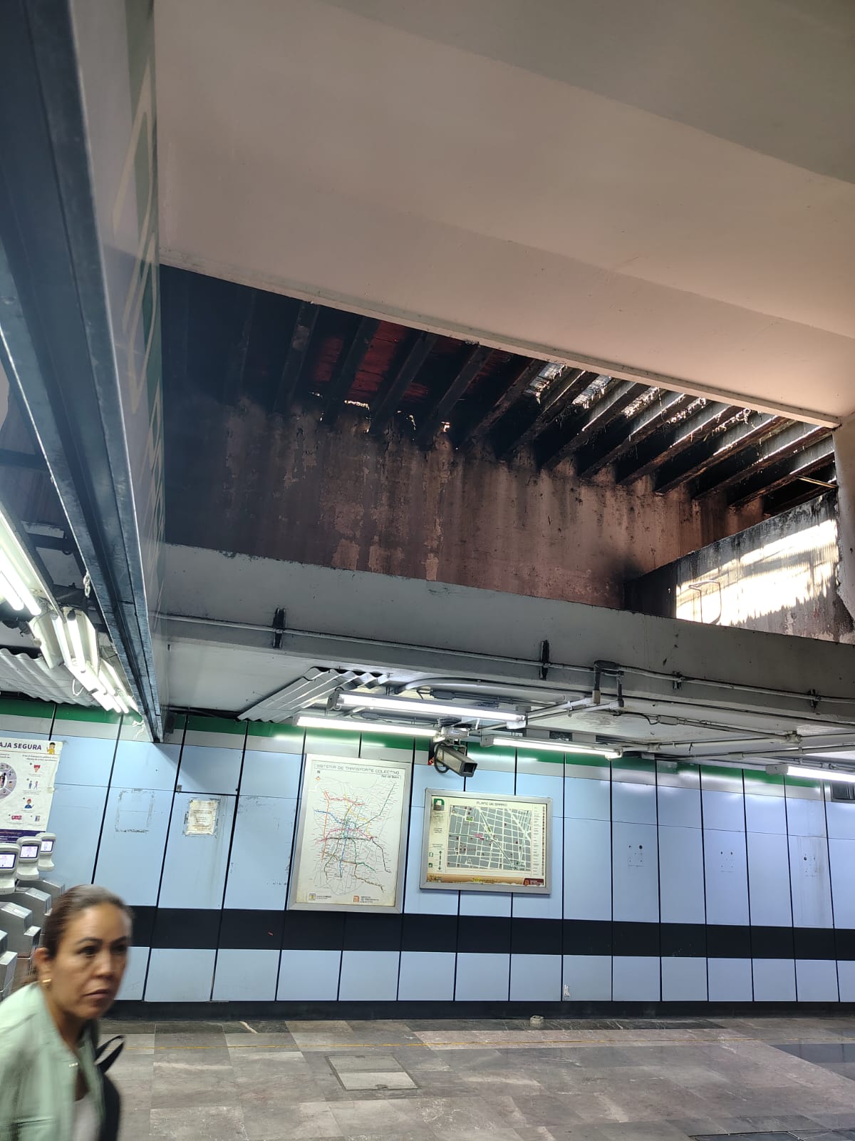 Metro Tepito incendio de puestos de ropa
