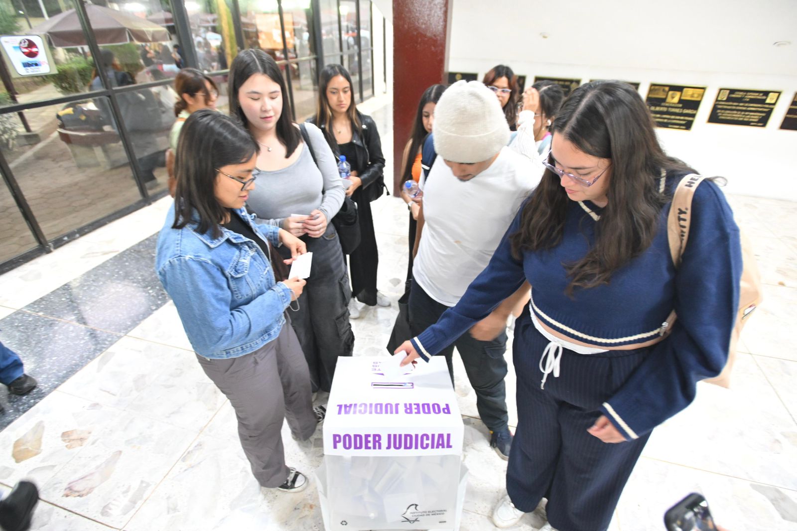 Simulación de voto en el IPN ante eleccion judicial