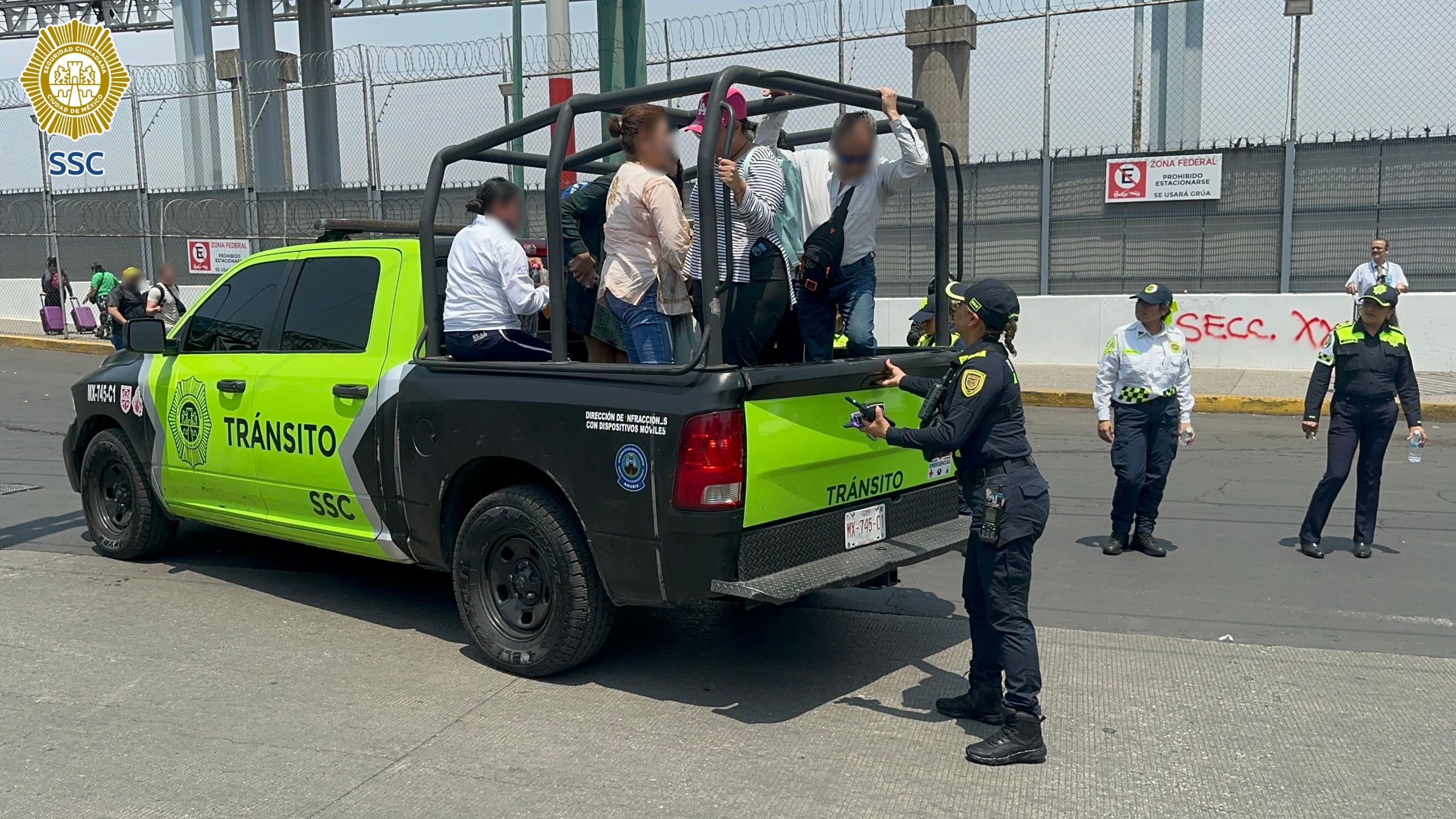 Apoyo de transporte a pasajeros del AICM