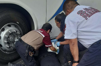 Policía es embestida por transporte público en CETRAM San Lázaro