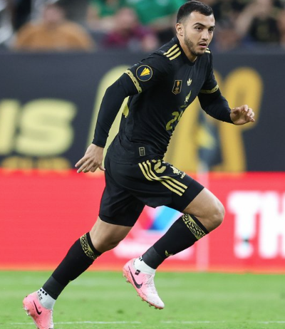 Luis Chavez se baja de la Selección Mexicana por ligamento roto