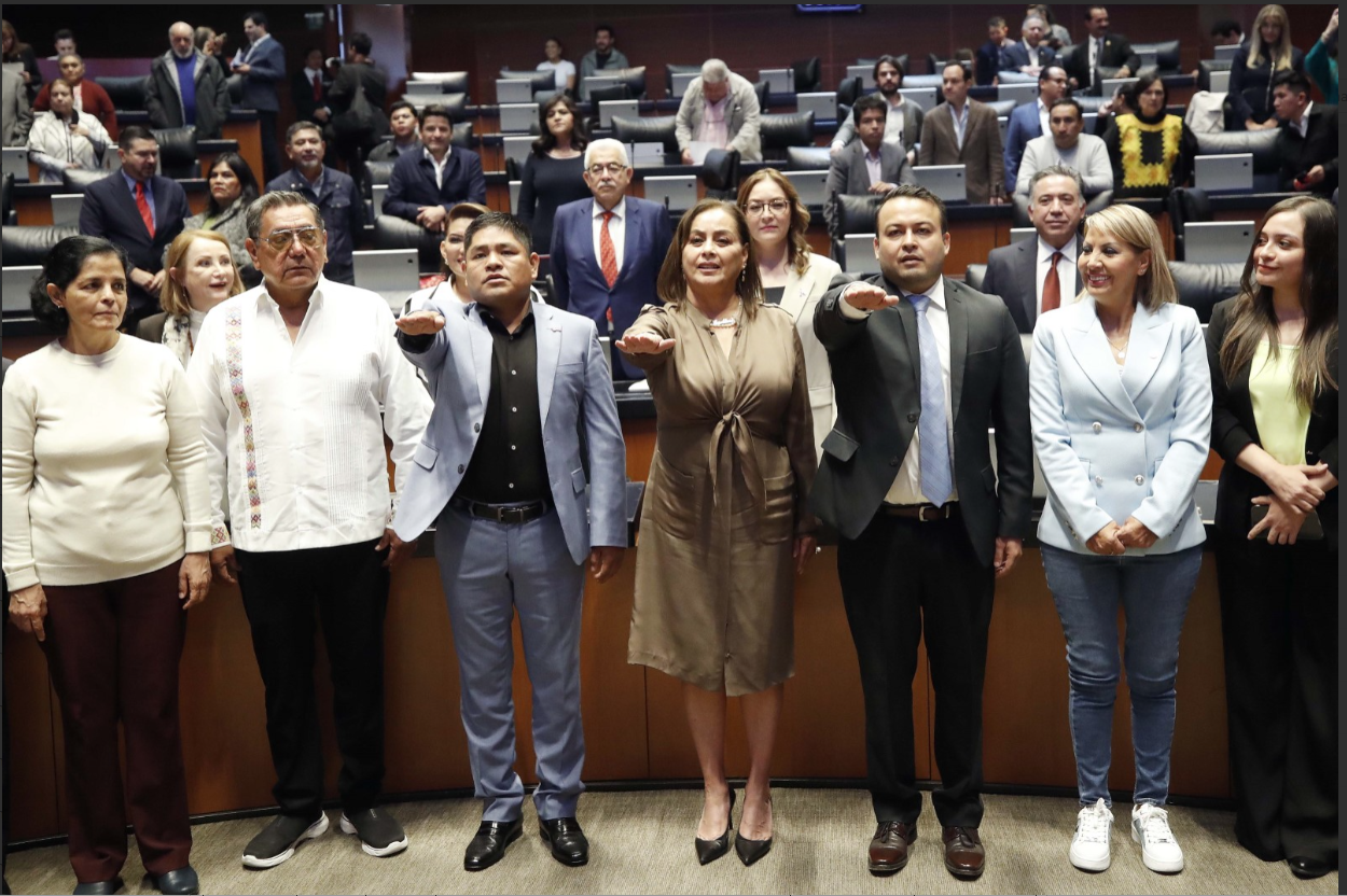 Rinde protesta como Senador Erasmo Catarino