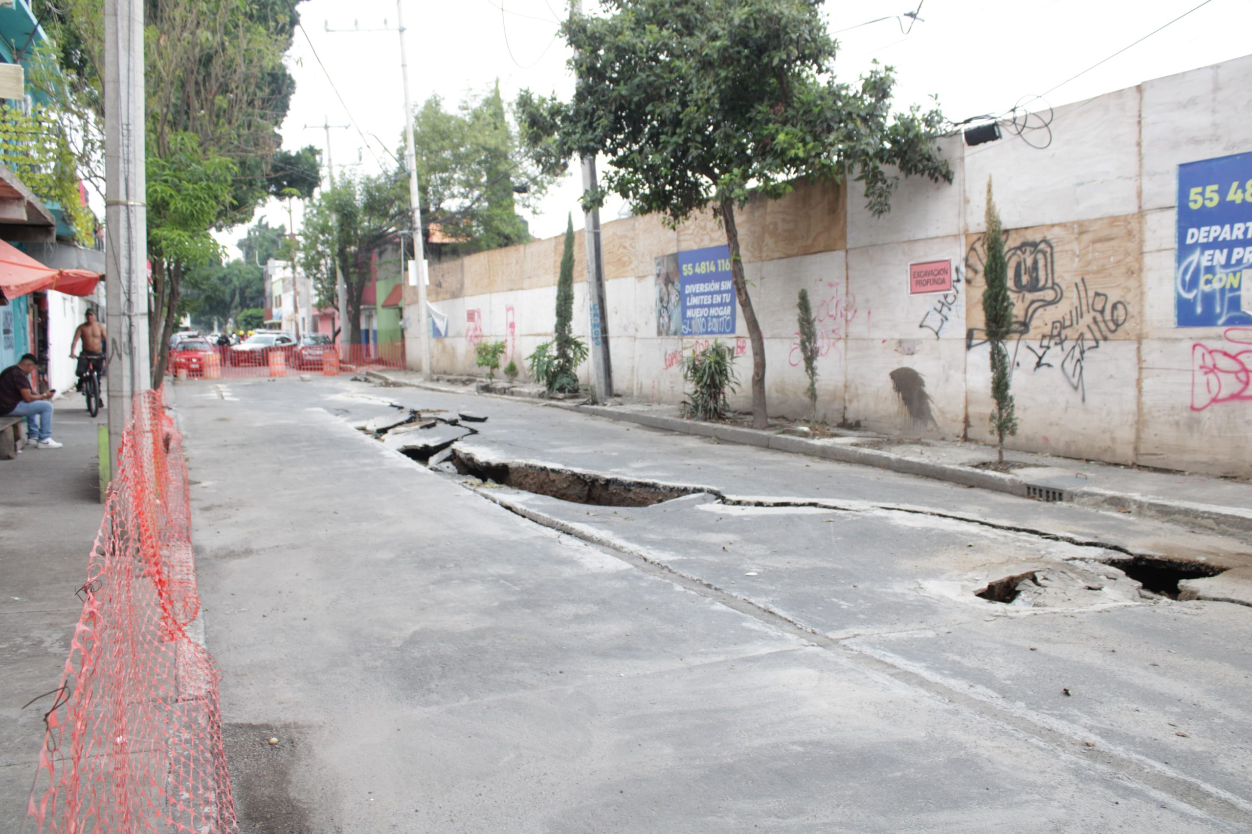 Empresa constructora pagará reparación de calle en Iztacalco