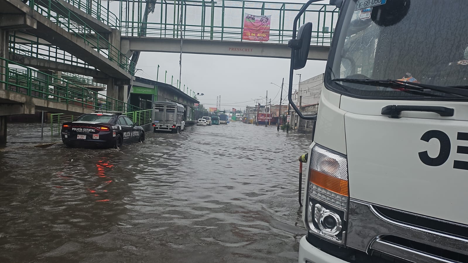 Operativo Tormenta Ecatepec tiende encharcamiento en Avenida Nacional