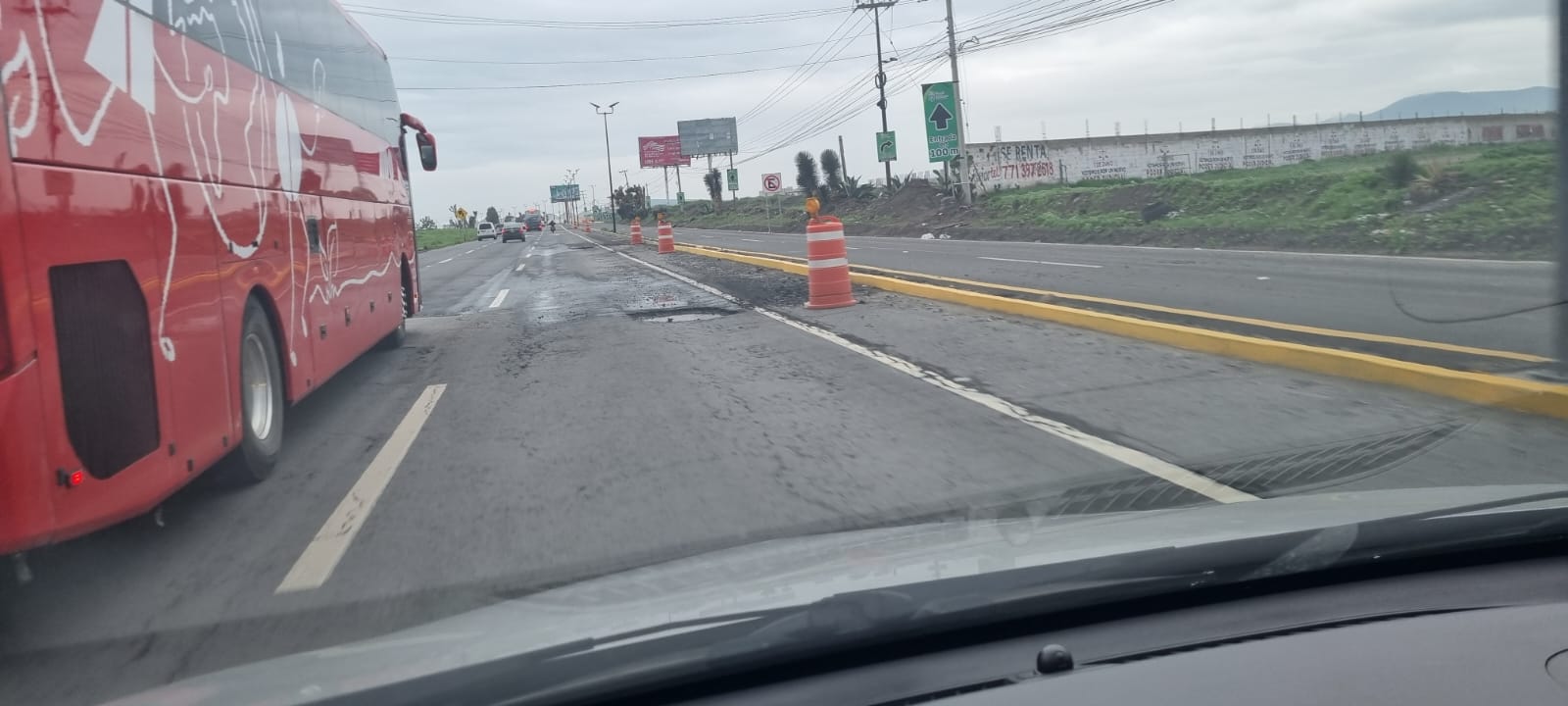 Carretera en mal estado en Hidalgo