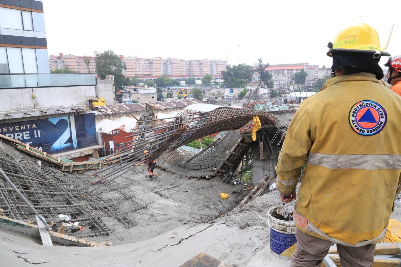 Se desploma losa en construcción de la Álvaro Obregon suspenden obra