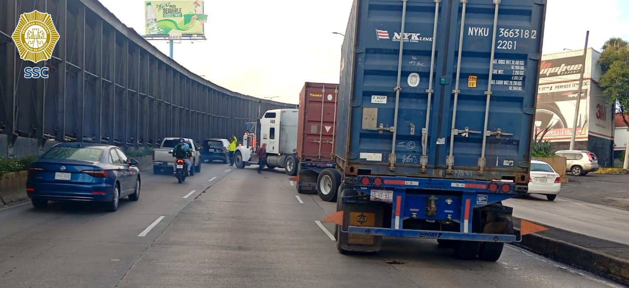 Estuvo cerrado el Circuito Interior por tráiler descompuesto