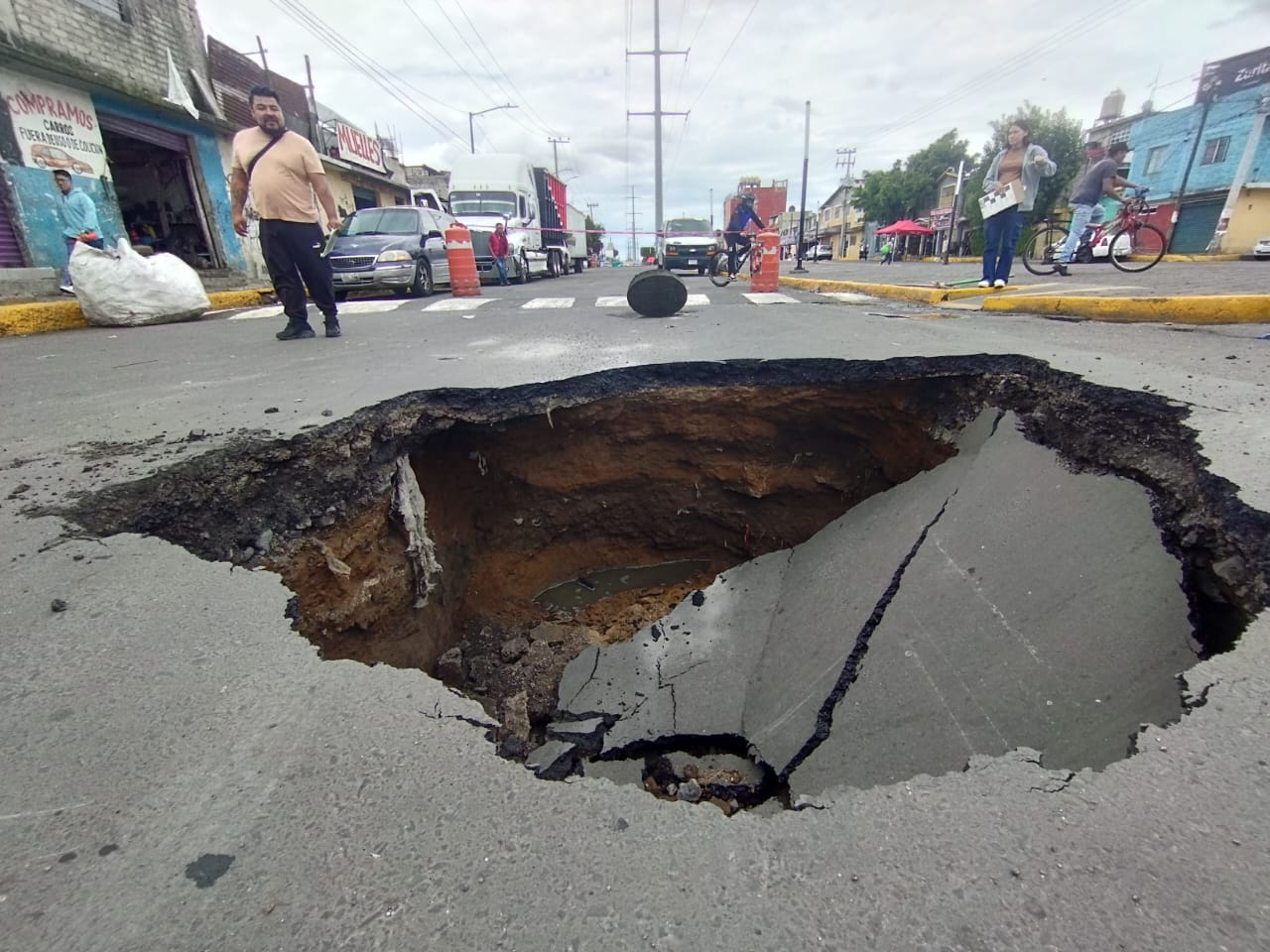 Socavón en Iztapalapa