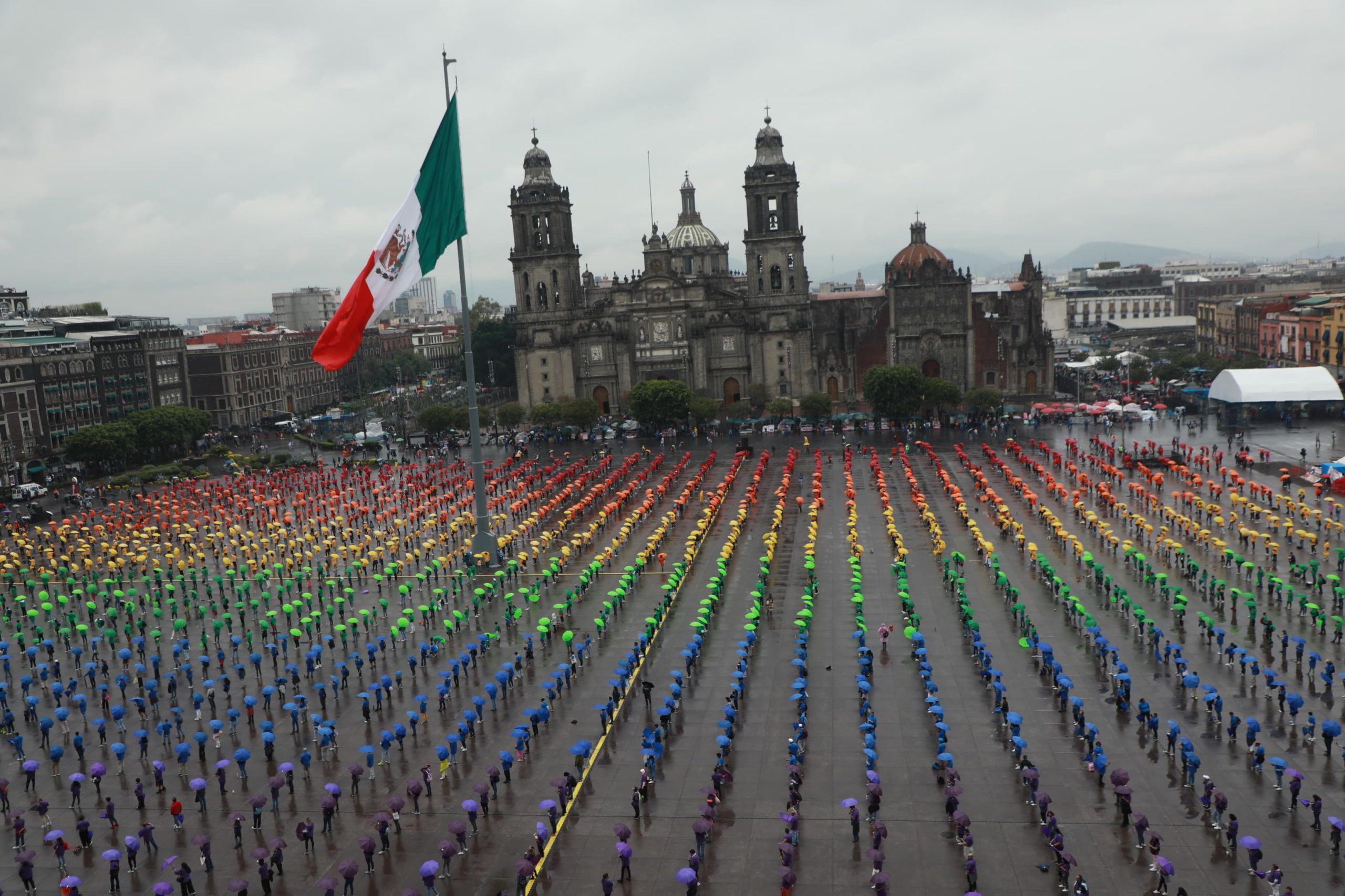 La CDMX levanta la bandera de la diversidad sexual como un símbolo de paz