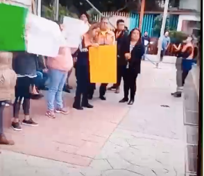 SE MANIFIESTAN PERSONAL DEL PROGRAMA DE PROTECCIÓN CIVIL IZTAPALAPA