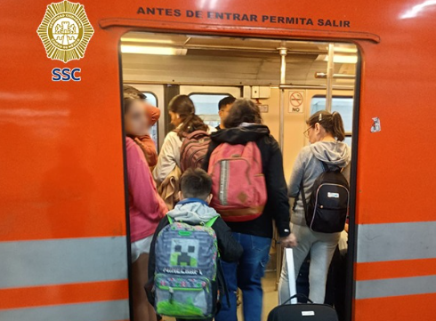 Por afluencia pierde a hija en Metro la Raza