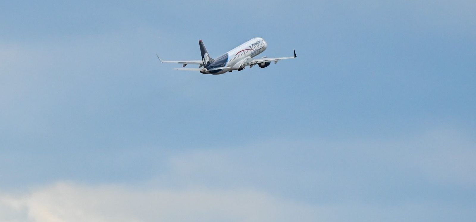 Gobierno de SLP inauguró despegue de vuelos a Houston, Dallas y San Antonio, Texas por parte de Volaris.