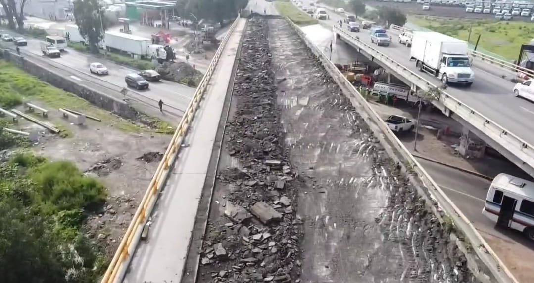 cerrada la carretera Lechería-Texcoco por reparación de puente en Los Héroes 5a secc.