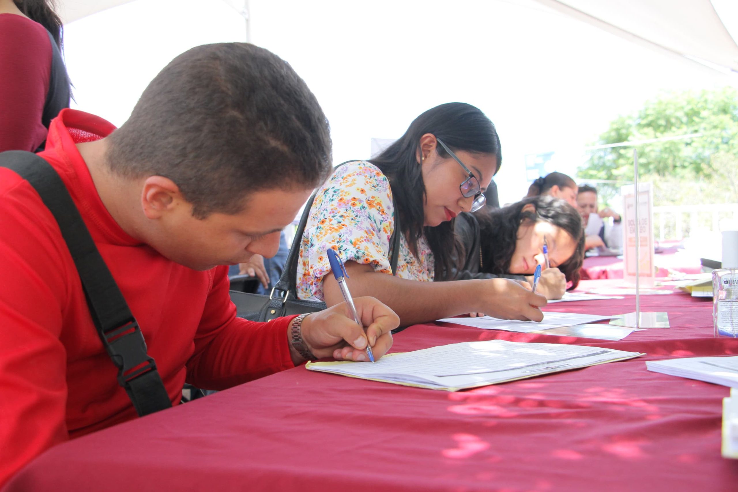 Impulsa Azucena Cisneros el empleo para las juventudes