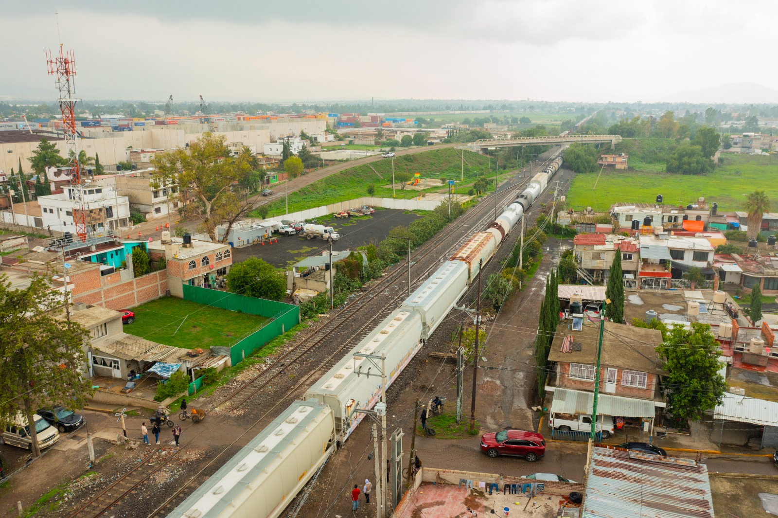 Sedatu diáloga con familias aledañas al derecho de vía de trenes de pasajeros