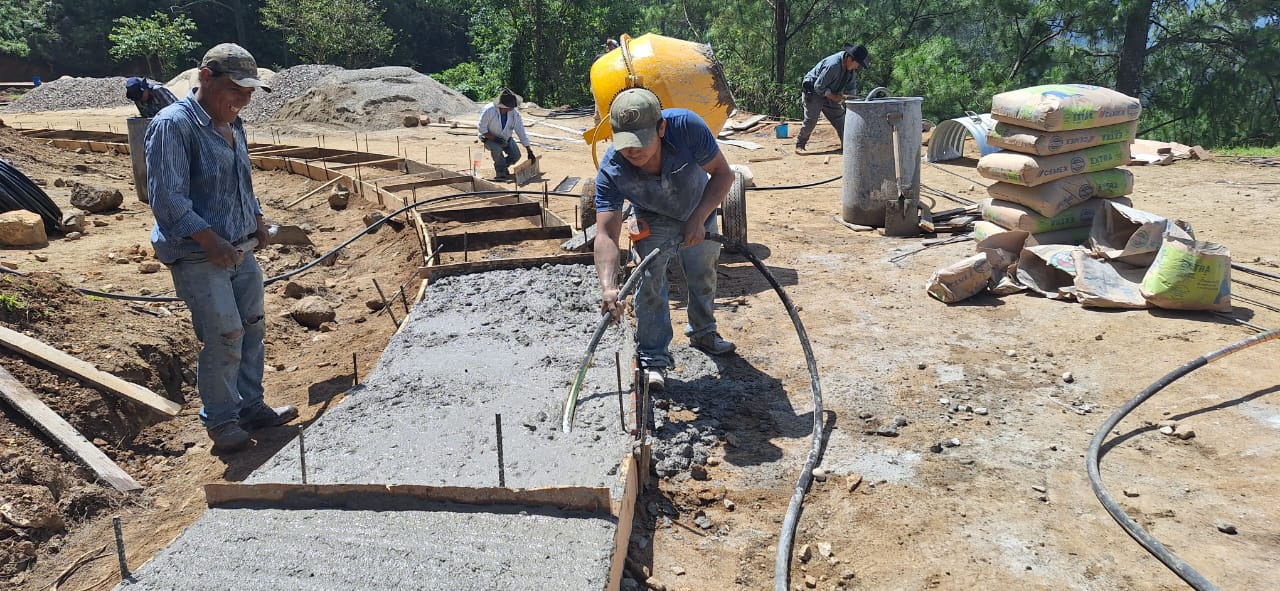 Programa de caminos beneficia a comunidades indígenas de otros 9 estados