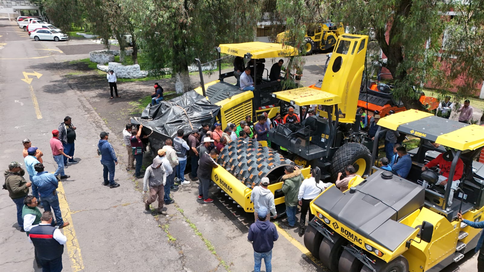 Operadores técnicos son capacitados en trenes de pavimentación en el Edomex