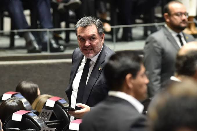 PAN ve mano de Trump en salida del titular de la UIF