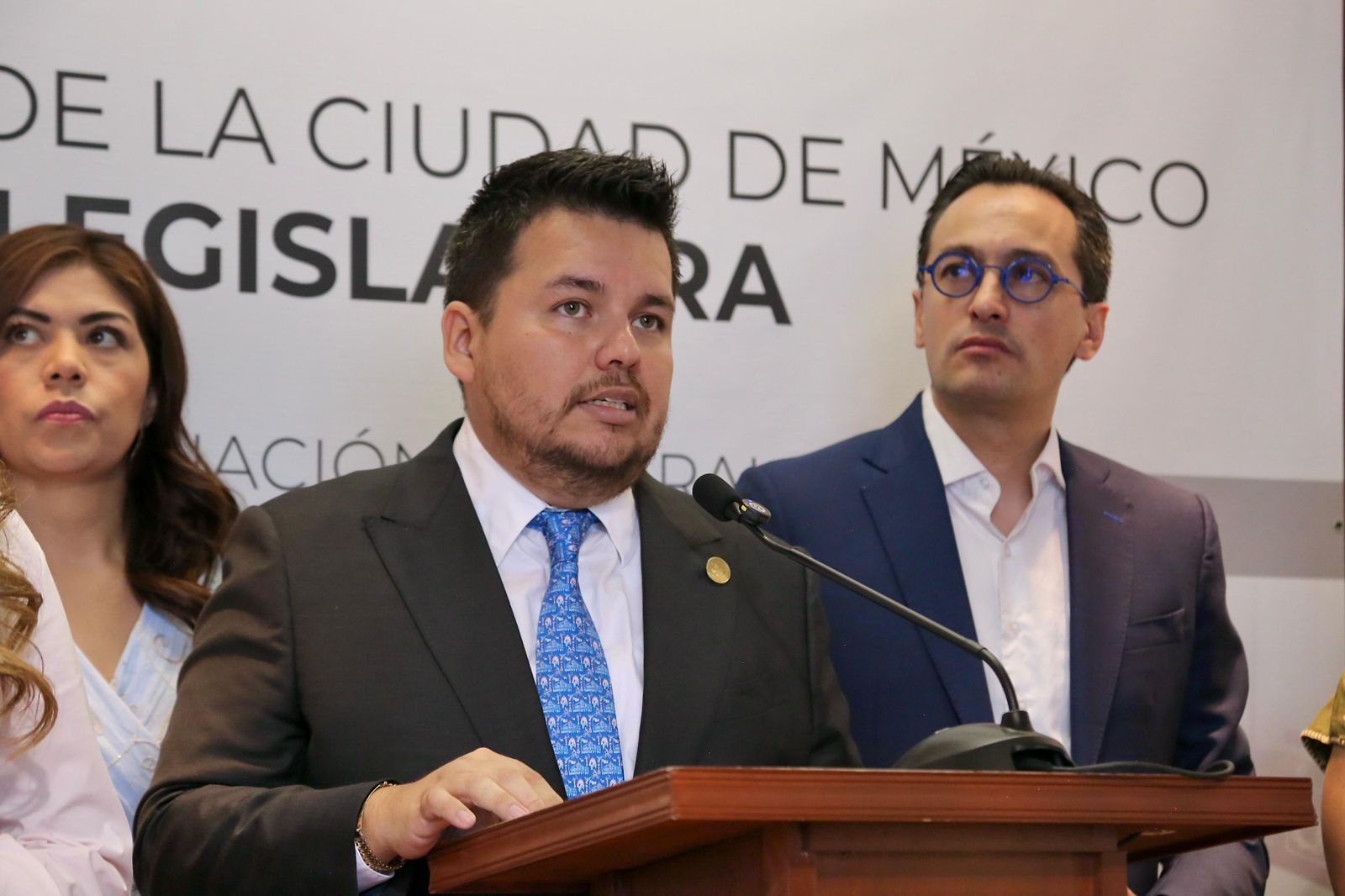 Pide PAN elevar filtros de seguridad ante robo de maletas en el AICM