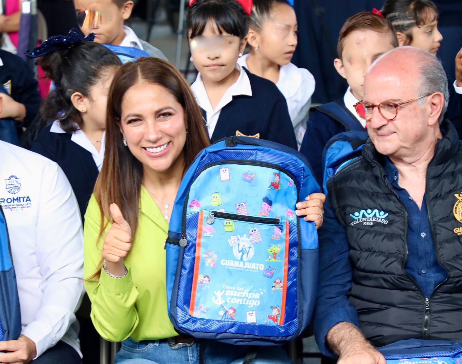 Entrega Guanajuato mochilas y útiles escolares para estudiantes de primaria