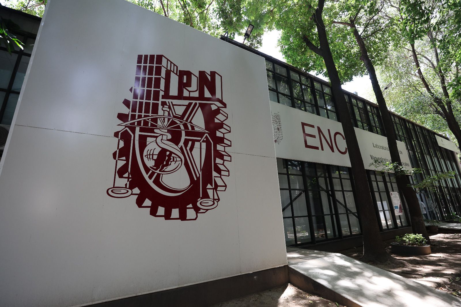 Cuenta IPN con laboratorio de vanguardia para investigación en vacunas y virus: Arturo Reyes Sandoval