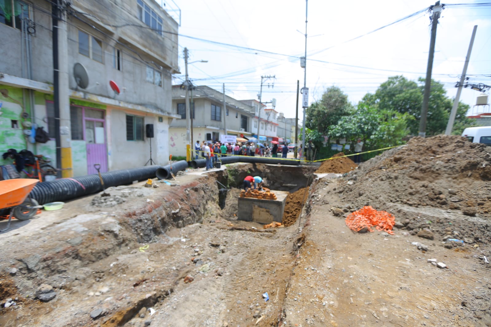 Inicia pavimentación de avenida principal de Valle de Ecatepec