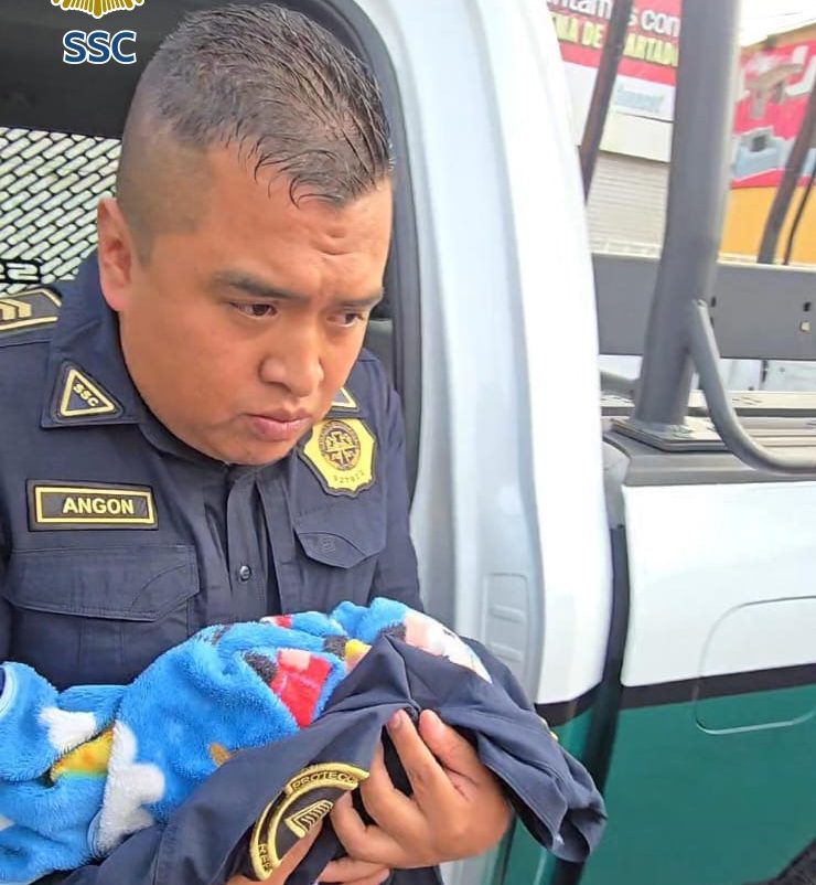 Rescatan a bebé abandonado en baños fuera del Metro UAM-I
