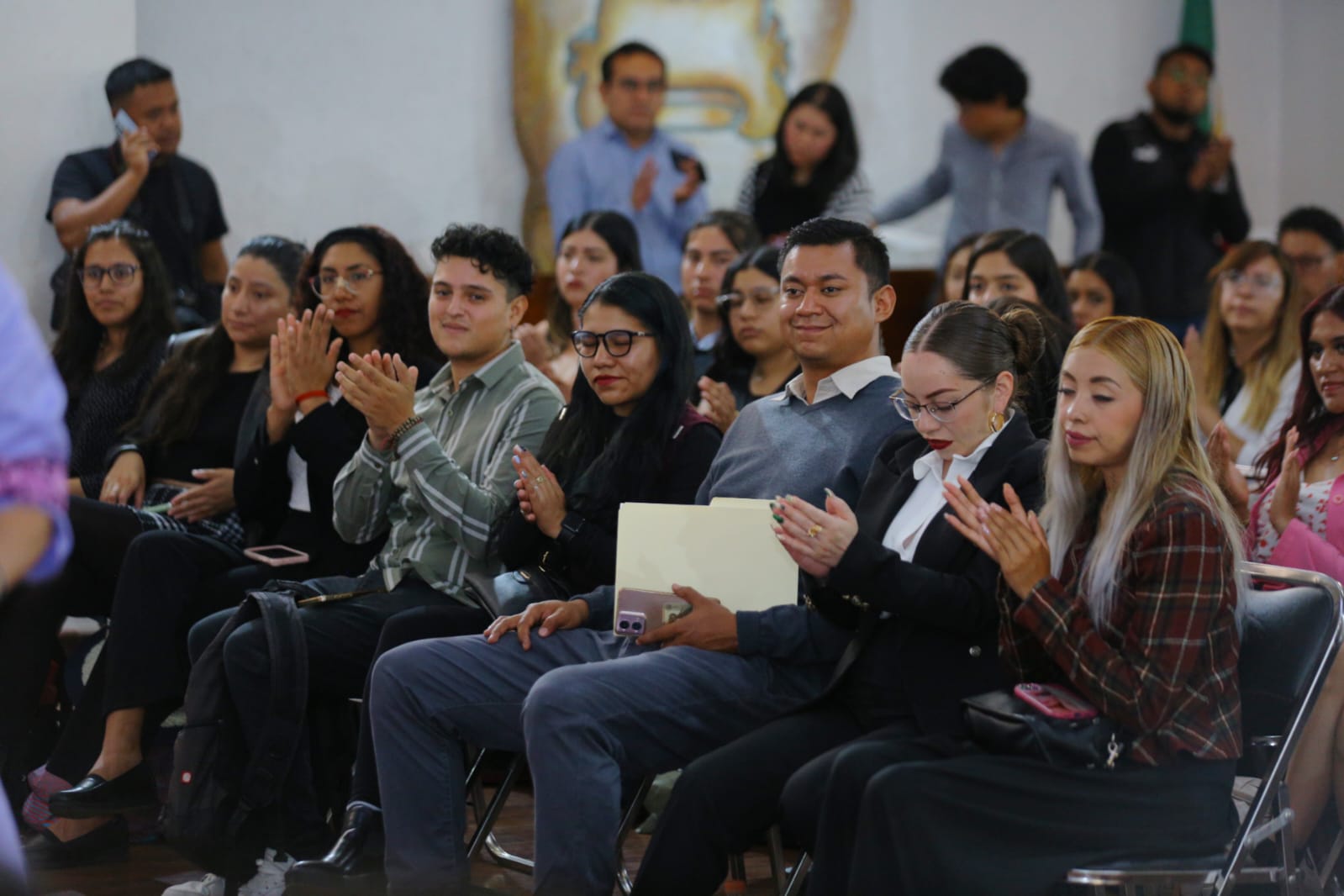 Gobierno de Ecatepec apoya a universitarios con los pasajes