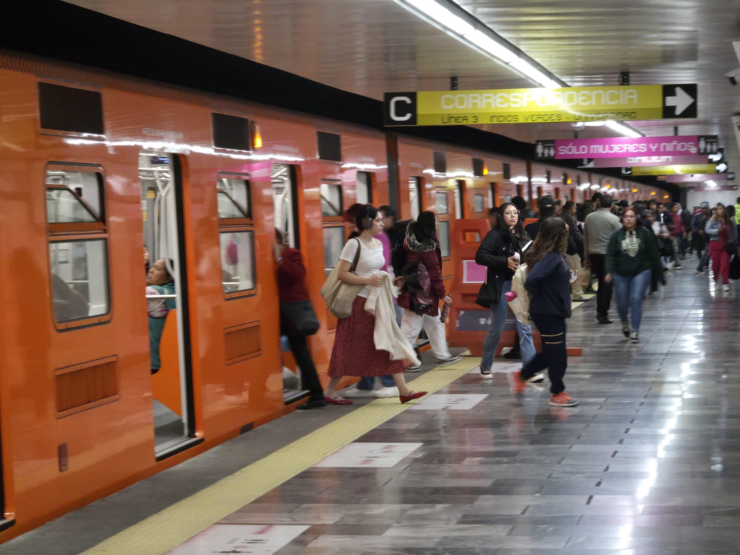 Al cumplir 56 años de servicio el Metro reitera su compromiso de servicio