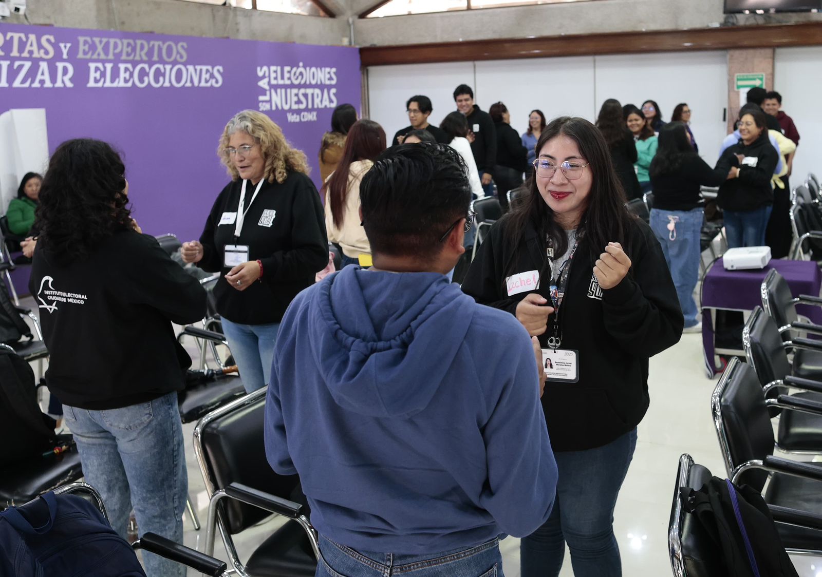 Imparte IECM a jóvenes taller para detectar noticias falsas