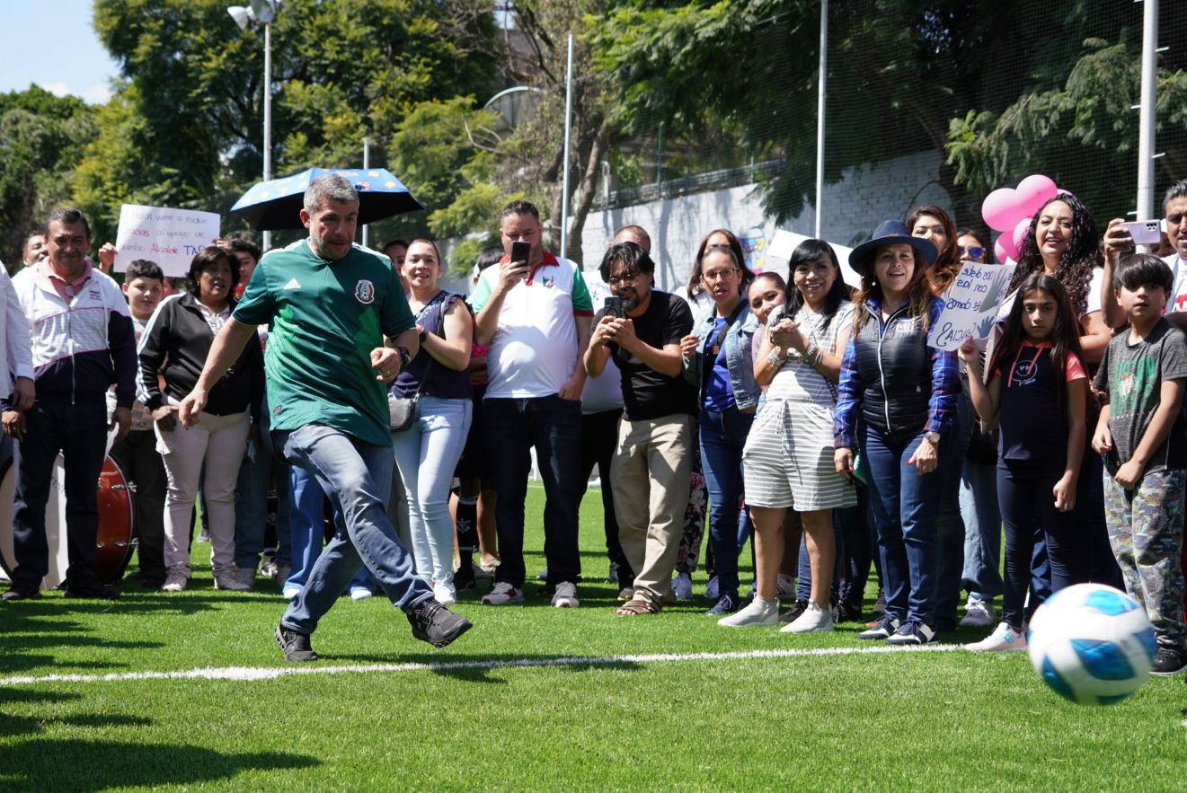 Tabe entregó realizadas en dos canchas de fútbol del Deportivo Gran Libertador