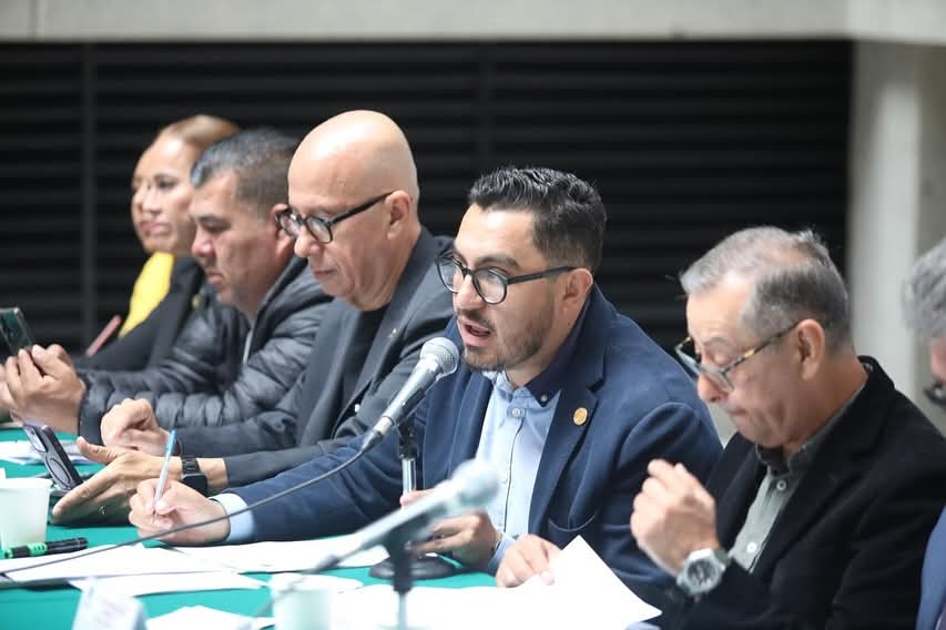 Congreso perfila prohibición de venta de bebidas energéticas a menores de edad en México