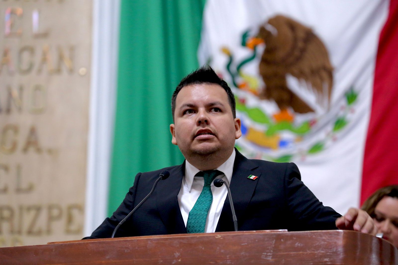 Diputado busca garantizar derechos de migrantes en retorno